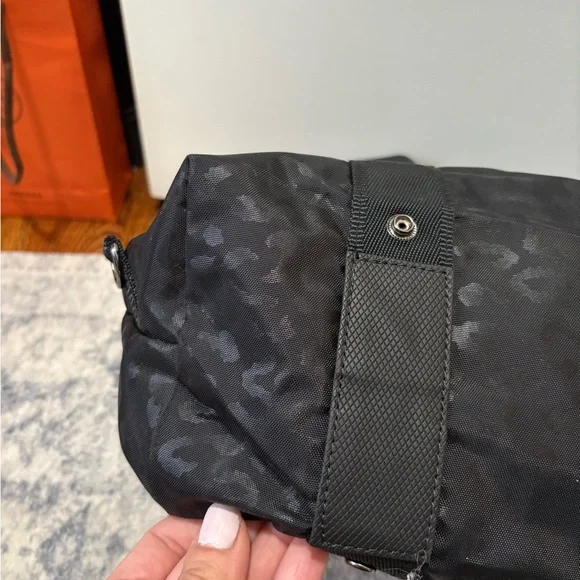 Andi Black Leopard Woman’s Tote Bag - Picture 7 of 10